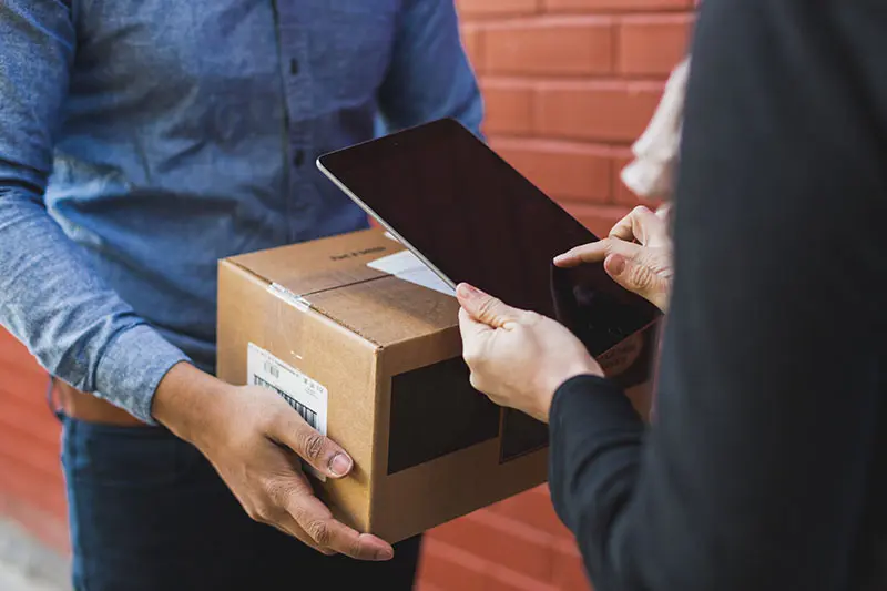 International Parcel Delivery 2 International parcel delivery couriers | MPC Courtiers