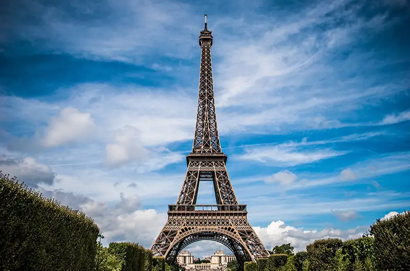 UK to Paris courier services to Europe